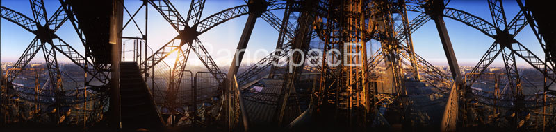 E01 Eiffel Stairs